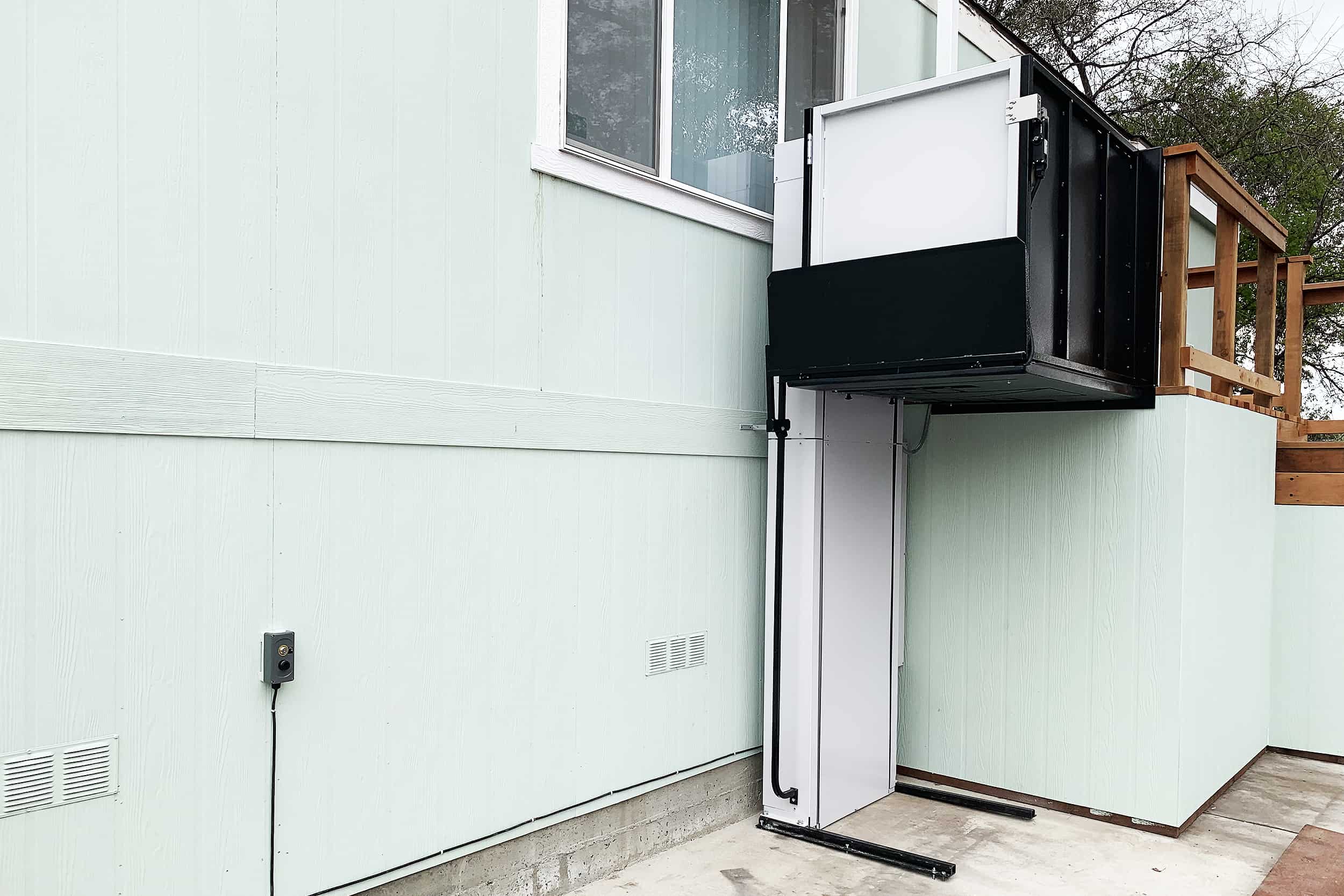 Two Interlock Gates on Extended Vertical Platform Lift